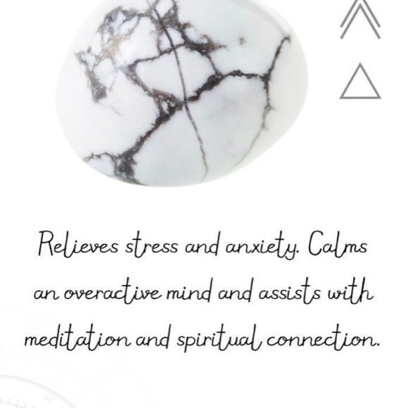 Howlite necklace and bracelet set - Picture 2 of 5